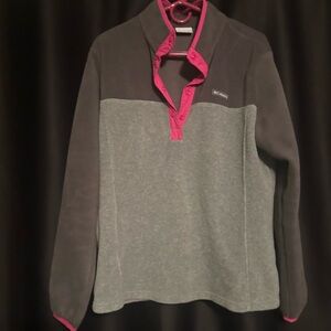 Columbia Charcoal and Light Blue Fleece Top
